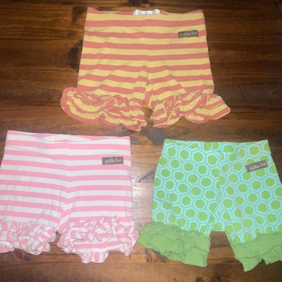 Matilda Jane Shortie Lot size 2, Pink, Yellow-orange and Green Ruffle Shorts - Picture 1 of 2